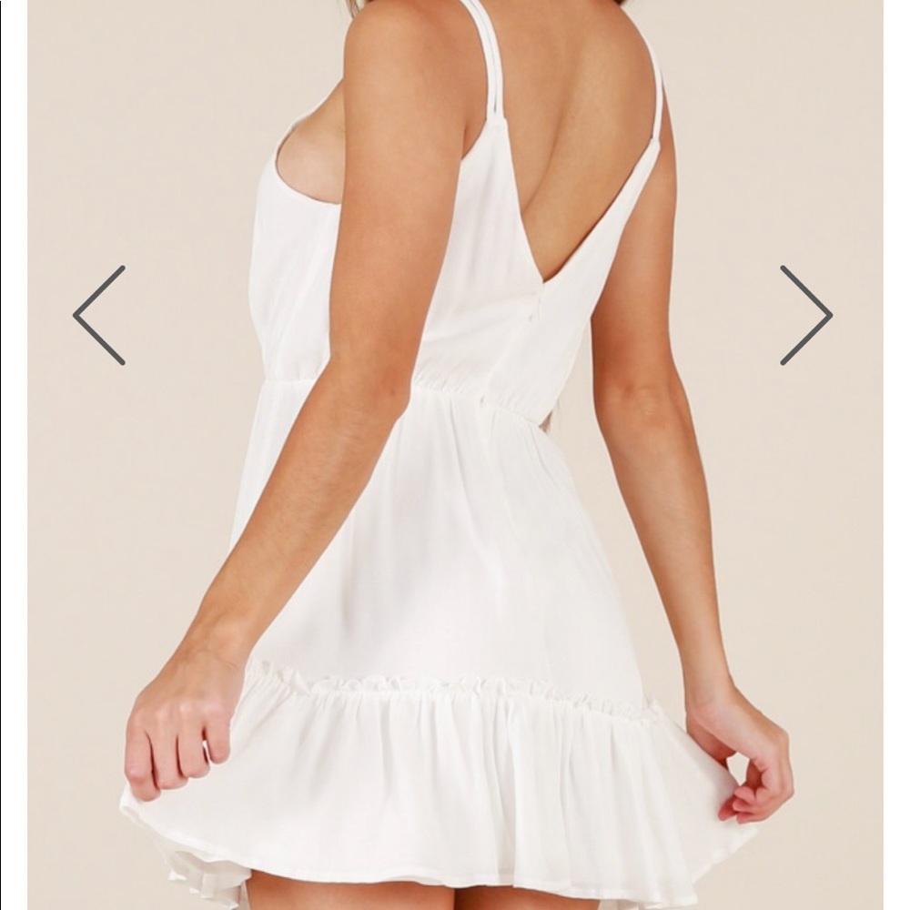 White dress - Picture 5 of 8